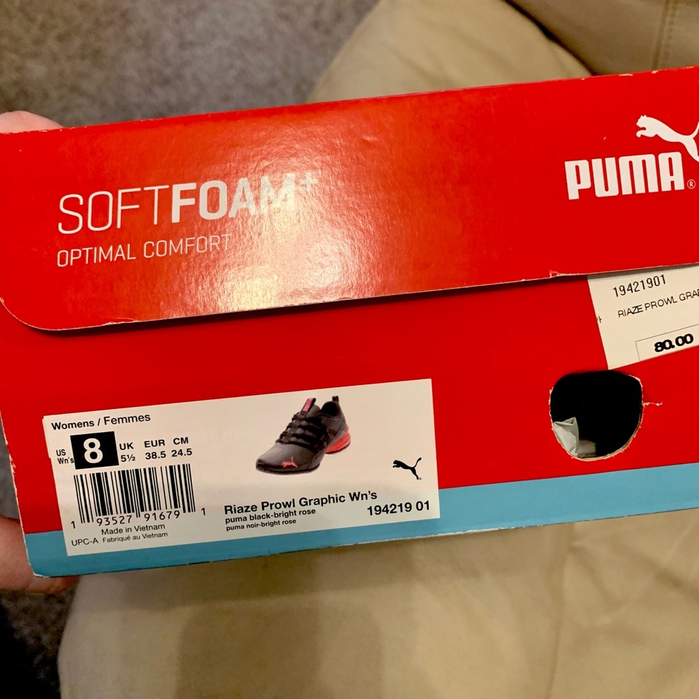 Black/Pink Pumas. Size 8. Lotus Design on Back.